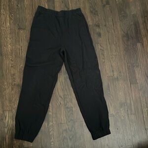 Black Hollister, sweatpants, used condition, no discoloration or rips